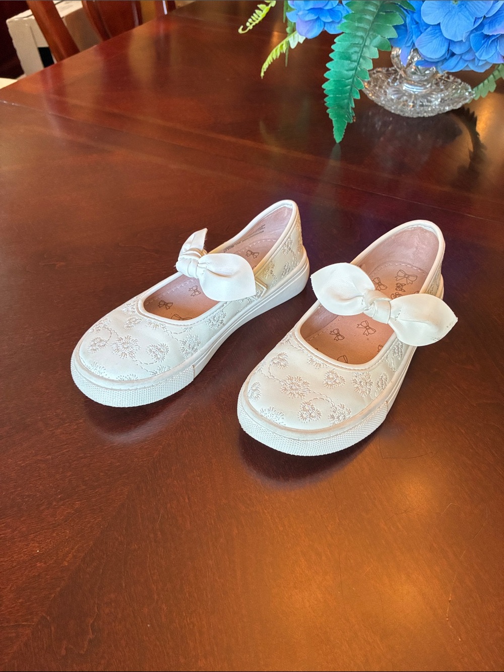 Toddler Girls White Embroidered Bow Mary Jane Sneakers Size 12 Self Esteem